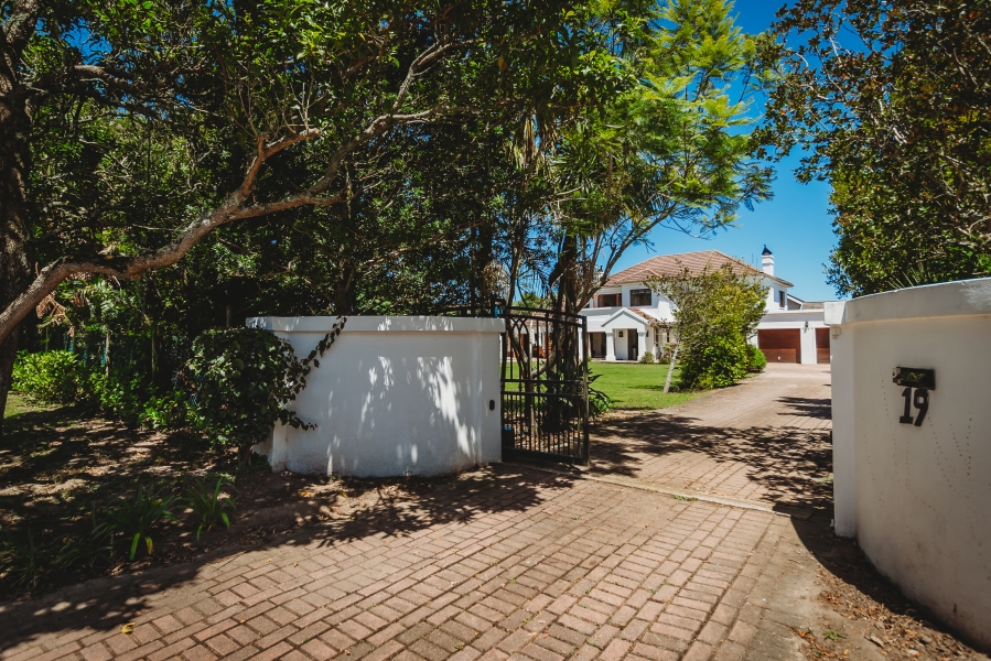 5 Bedroom Property for Sale in Heatherlands Western Cape